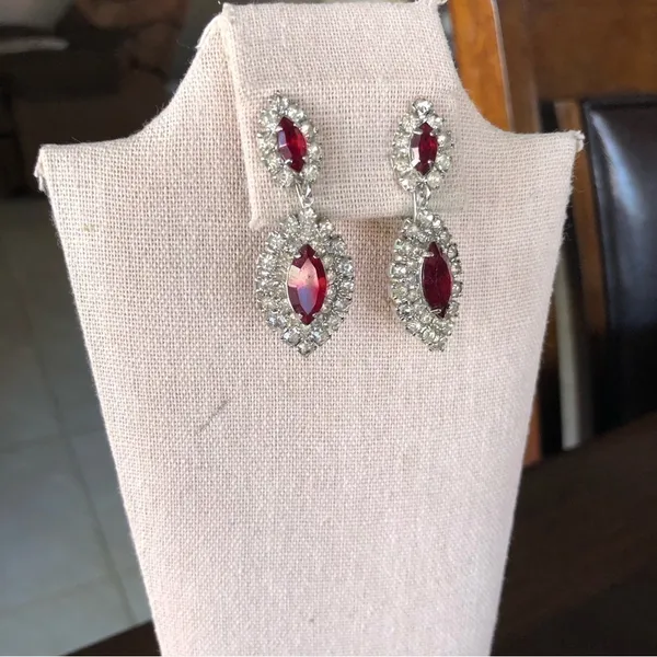 Vintage ClipOn Earrings - Image 3