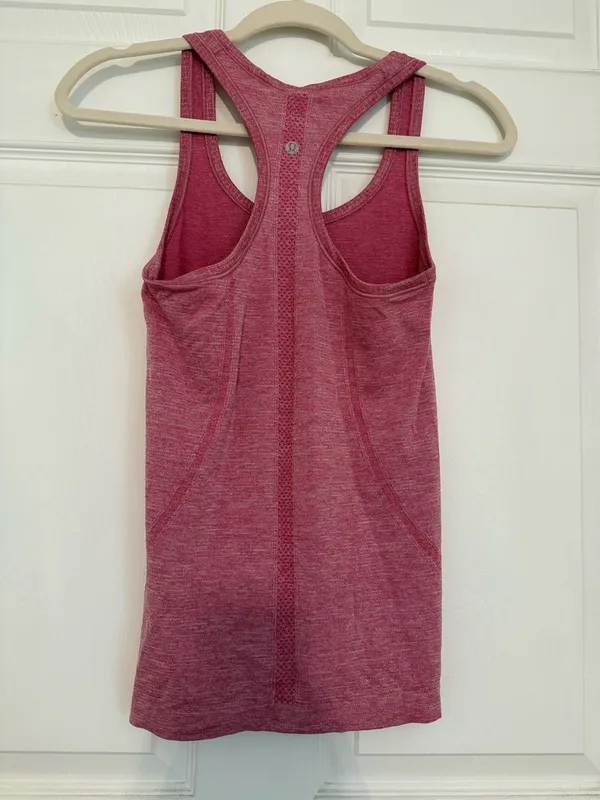 Lululemon Tank Swiftly - Image 4
