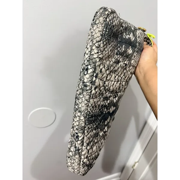 Marc Jacobs Bag Laptop Sleeve Pretty Nylon Fluoro Green Neon Snake Print 16x11"‎ - Image 5