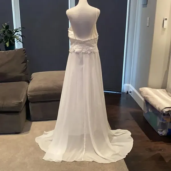 Women’s Elegant White Wedding Dress with Spaghetti Straps Size 12 NWOT - Image 4
