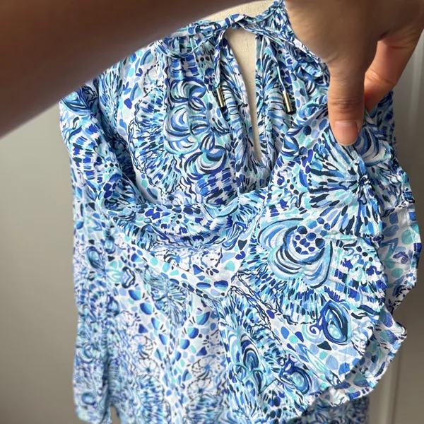 Lilly Pulitzer Blue and White Patterned Blouse Size Medium Bell Sleeves Rayon - Image 4