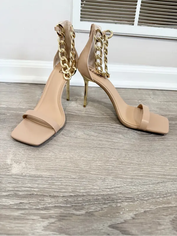 NWOT Nude Gold Chain Quiet Luxury Heels Minimalist Stiletto Sandals Size 10 - Image 2
