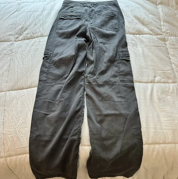 american eagle gray cargo pants - Image 2