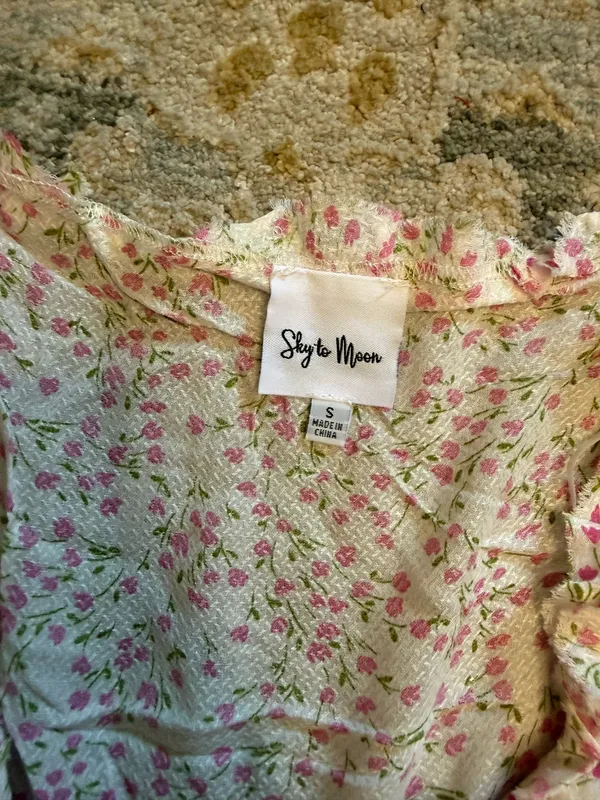 Front Tie Floral Sky to Moon Top - Image 2