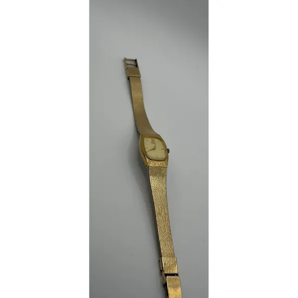 Seiko Quartz Ladies Watch Gold Tone Rectangle Case Textured Band‎ 387034 - Image 7