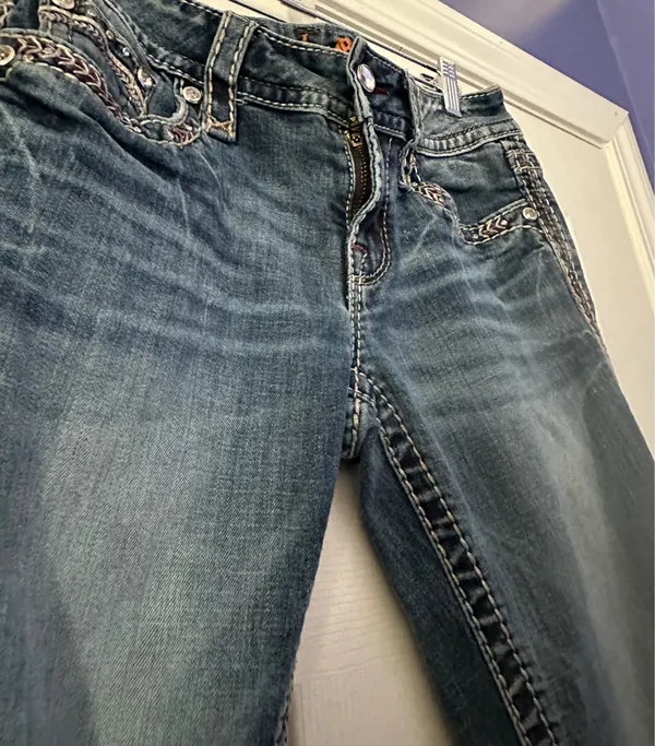Rock Revival Celine style Bootcut Jeans are a size 28. - Image 6