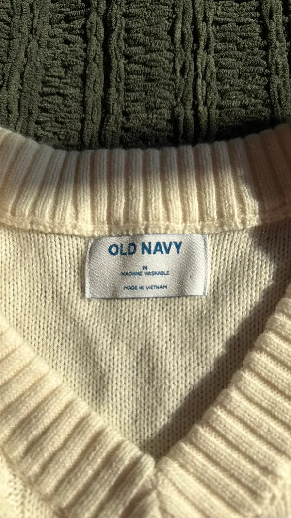 Old Navy Sweater Vest V-Neck - Image 3