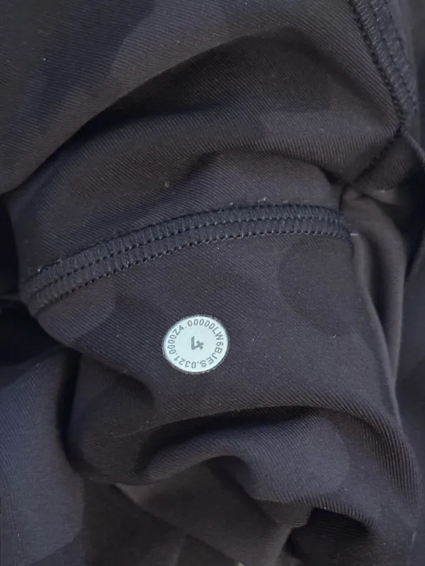 Camo Lululemon Leggings - Image 4
