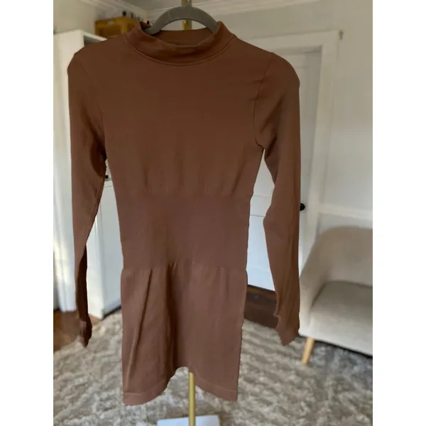Oqq Ribbed Body-con Mini Dress Mock Neck Brown Long Sleeve Clean Girl Athleisure - Image 2