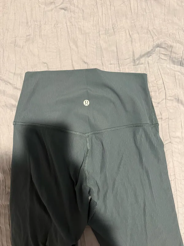Ribbed Lululemon Leggings Align 28" - Image 3