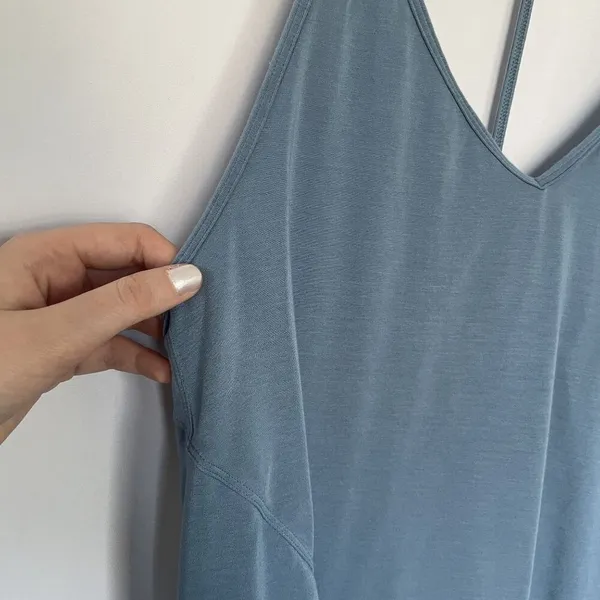 Lululemon gray blue v-neck t-back size 8 workout athleisure unlined lightweight - Image 2