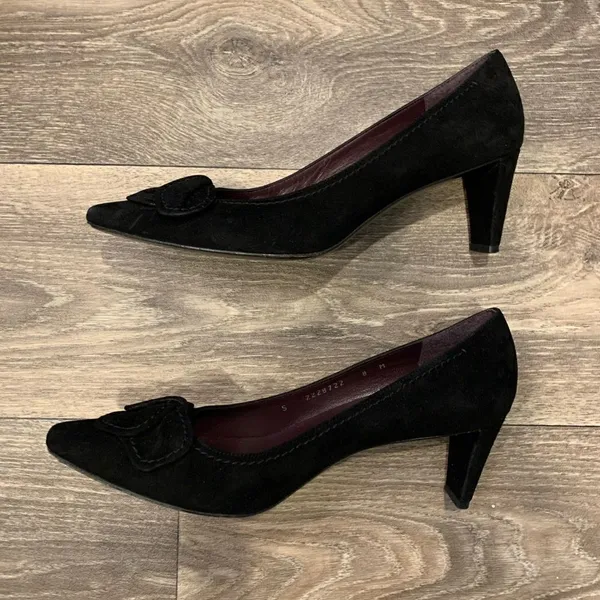 Stuart Weitzman Suede Leather Pumps with Flower Petal Detail Size 8 - Image 5