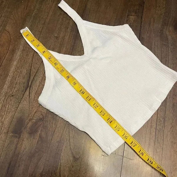 White V - Image 6