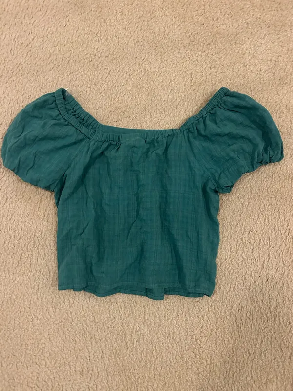 Universal Threads women's puff short-sleeve blouse in green XS - Image 3