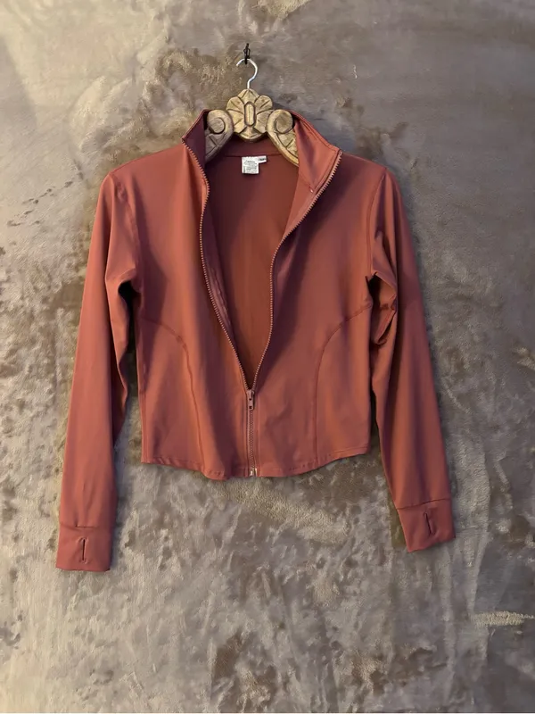 Fashion Athletic Jacket Women’s Size M Cropped Full Zip-Up Jacket in Rust - Image 3