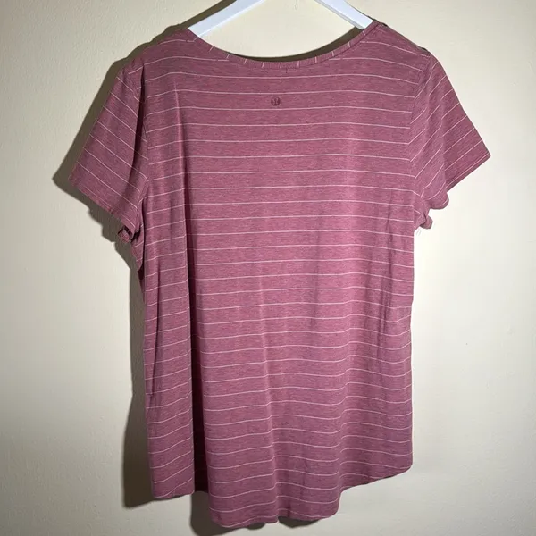 Lululemon Women Scoop neck short sleeve Sz 12 - Image 2