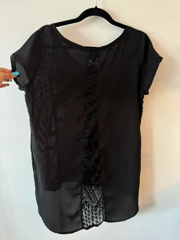 Mossimo Woman's Black Lightweight Top Large - Image 6