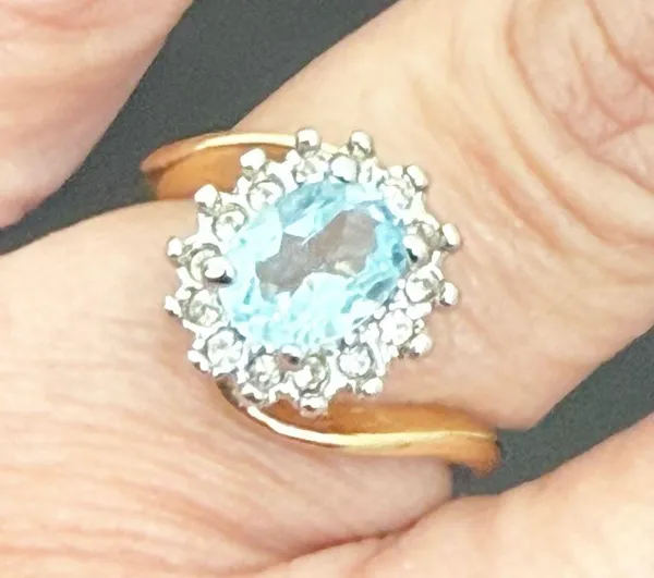Vintage 18KGE Aquamarine Blue Topaz CZ Ring Size 7 3g. - Image 8