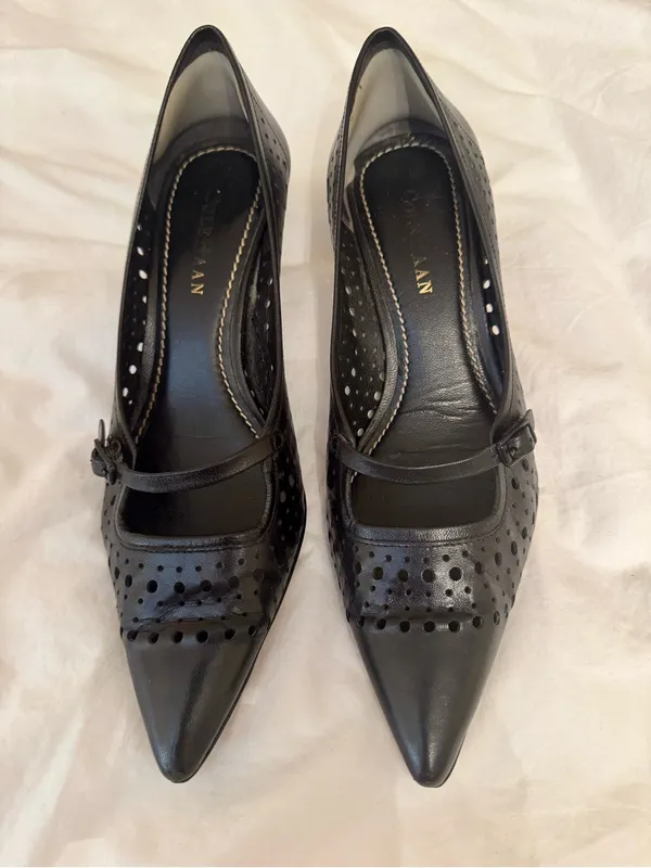 Cole Haan black leather perforated kitten heels with strap. Pointed toe. Size 8. - Image 7