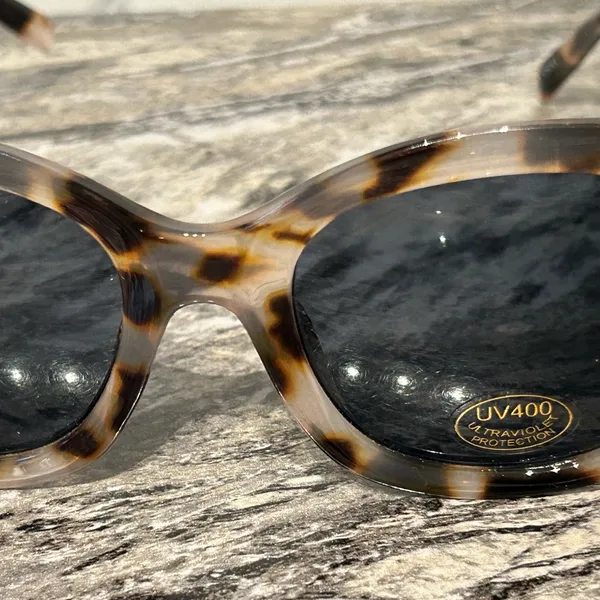 Tortoise Shell Sunglasses Brown - Image 7