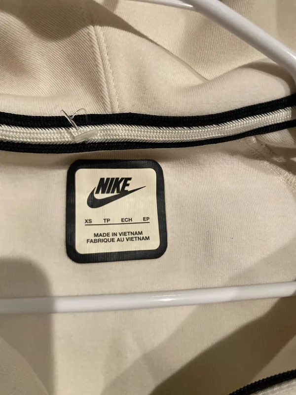 Nike Tech Jacket - Image 5
