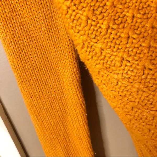 Zara Chunky Button Neck Sweater‎ Orange Size Medium - Image 4
