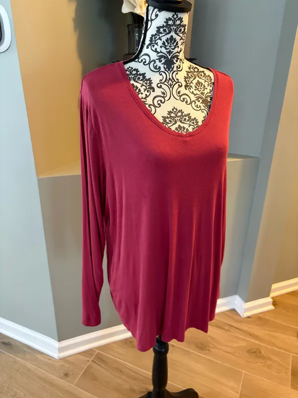 Time & Tru Maternity size XL long sleeve top - Image 2