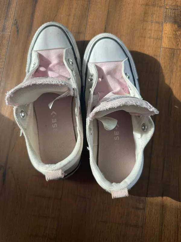 Tricolor Grey and Pink Low Rise Converse Women’s Size 6 - Image 11