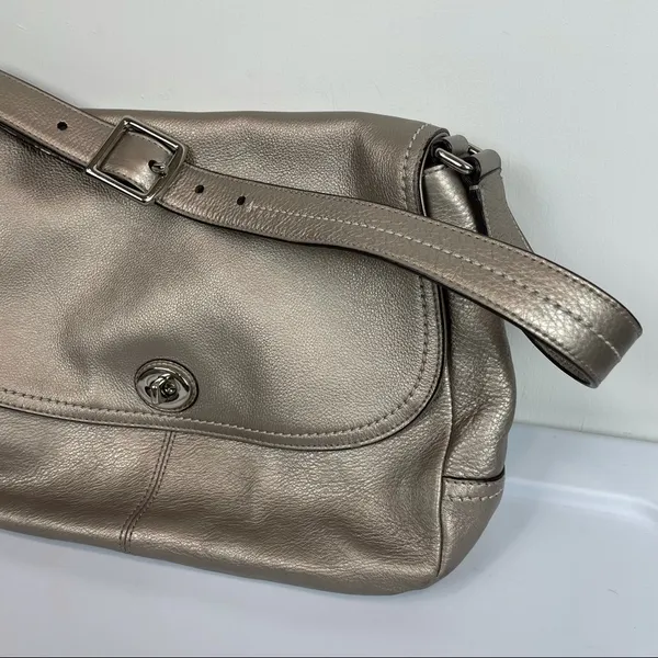 Coach Park Leather Flap Shoulder Bag Metallic Silver - Image 4