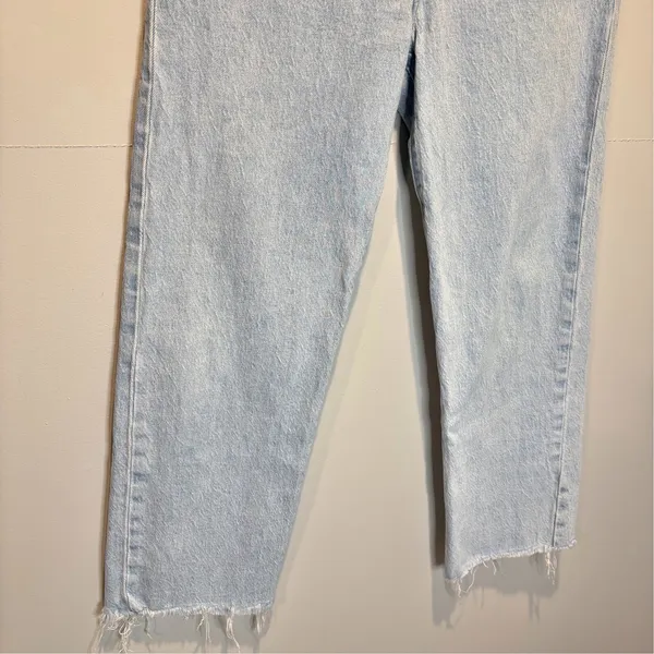 Levi's Premium Ribcage Straight Ankle Light Wash Raw Hem Jeans - size 28 - Image 3