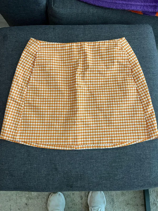 Urban Outfitters orange and white checkered mini skirt size XS - Image 3