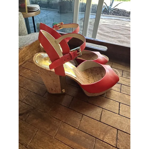 Michael Kors Natalia Mandarin Leather Platform Sandals Heels‎ size 8 EEUC - Image 4