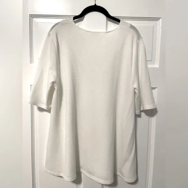 Wonderland By Orange White V-neck Waffle Knit Short Sleeve‎ Blouse Size Medium - Image 2