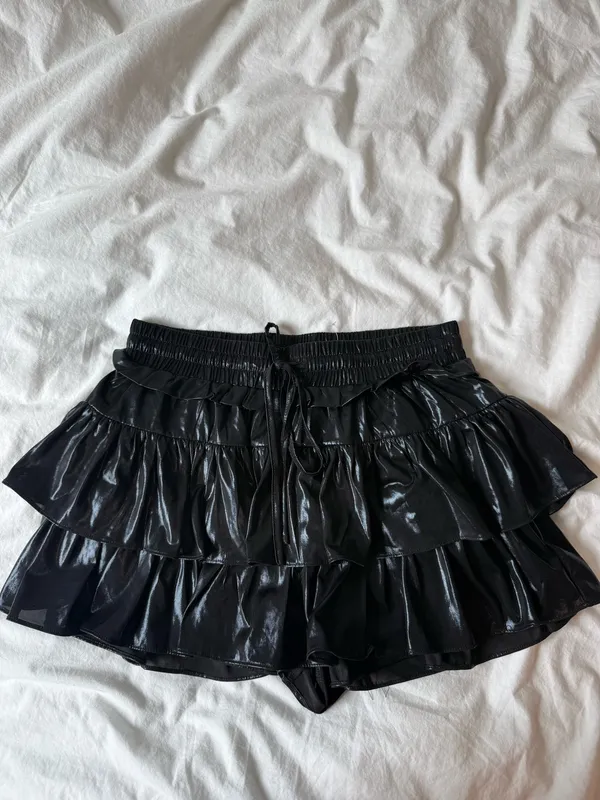 Boutique Black Ruffled Mini Skirt - Image 2