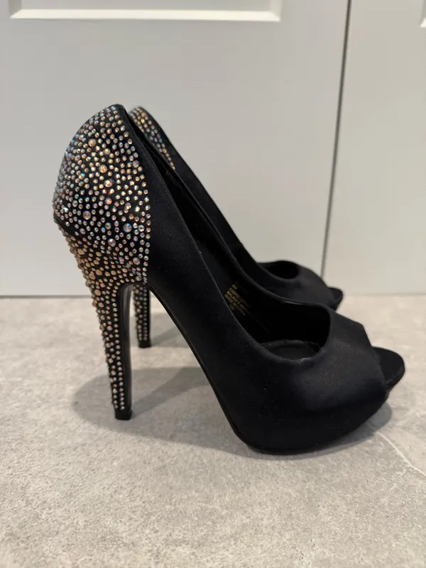 Steve Madden Black Satin Peep-Toe Platform Pumps - Image 2