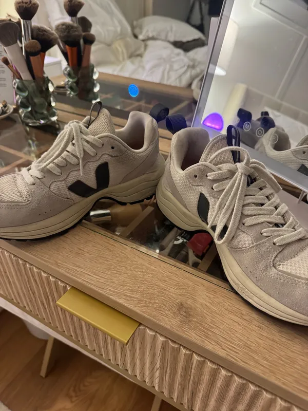VEJA Sneakers - Image 4