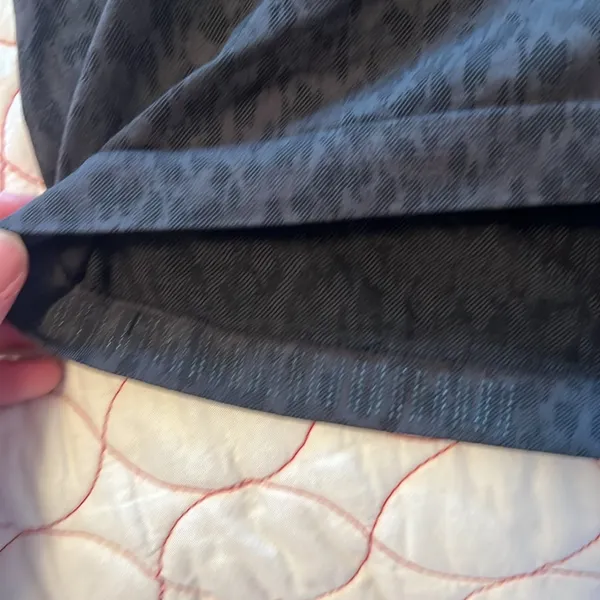 Black Fitted Sleeveless Tank Top - Image 3