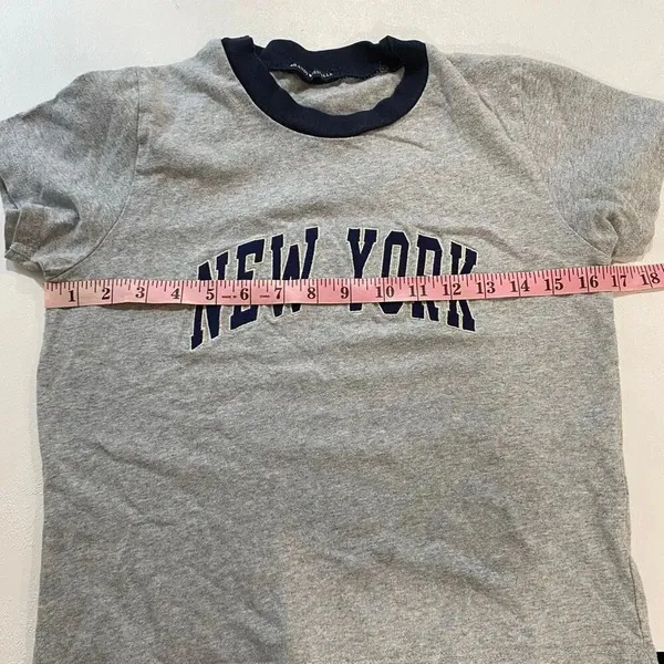 Brandy Melville New York Graphic Baby Tee Gray Ringer Crop Top One Size - Image 6