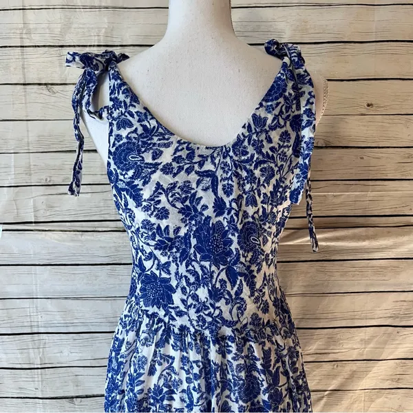 FREE PEOPLE Kikas Blue And White Floral Tie Shoulder Maxi Dress Size Medium - Image 9