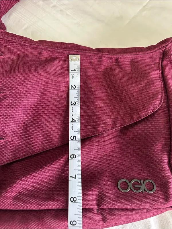 Ogio Everyday Tablet Crossbody Messenger Bag in Burgundy Red - Image 11