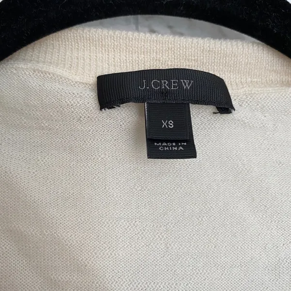 J. Crew V Neck Cream Ruffle Sleeve Sweater XS - Image 5