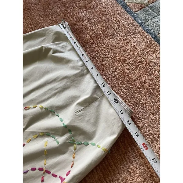 Harold’s Beige Pencil Skirt with Multicolor Embroidery - Size 2 - Image 3