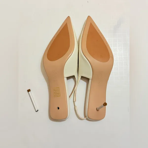 La Femme LE REVOLVE G55 Kitten Heel in White, size 7 - Image 9