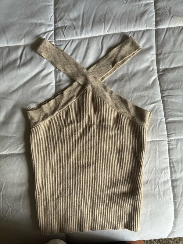 House of Harlow beige cross front tank - Image 2