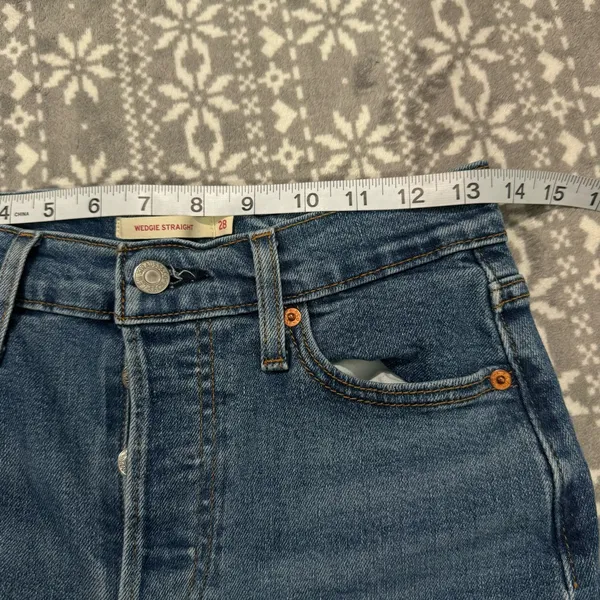 Levi's Wedgie Straight Button Fly‎ In Blue Size 28 - Image 10