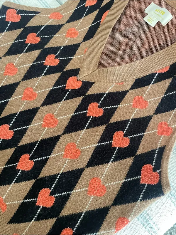 Anthropologie Maeve Heart Argyle V-Neck Knit Sweater Vest in Size Small - Image 5