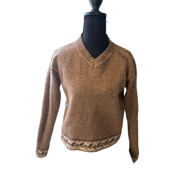 Vintage Woolrich Women's S 100% Wool V-Neck Sweater Made in Japan Floral Trim - Image 4