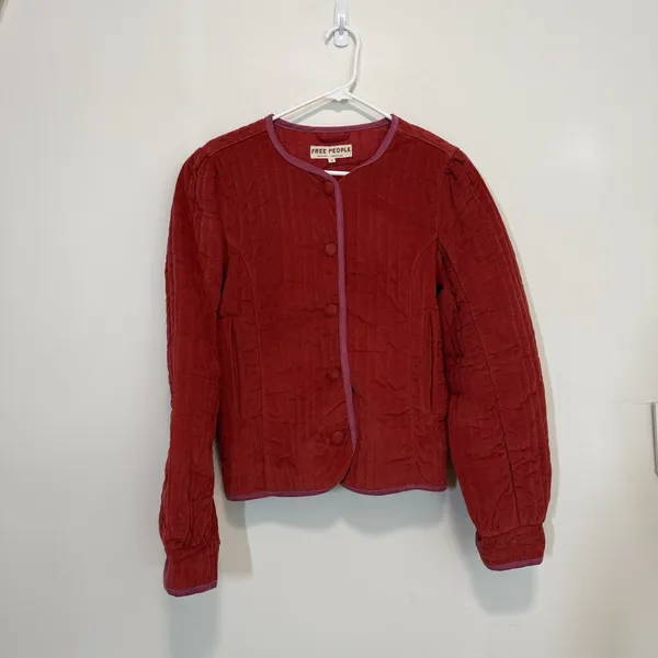 Free People NWT Natalia Sweet Heart Red Velvet Quilted‎ Cropped Boxy Jacket XS - Image 2