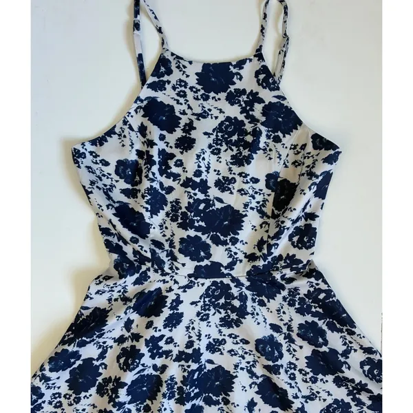 Lulus Navy‎ Blue White Floral High Neck Skater Dress LD9225Y Womens Medium - Image 4