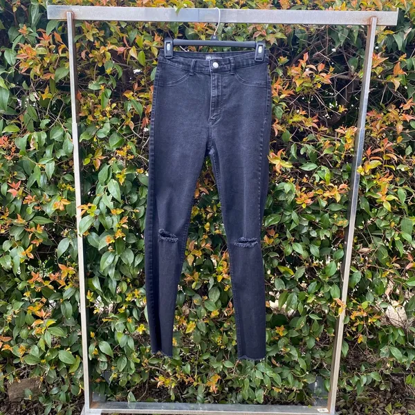 Zara // Black Hi-rise Skinny Jeans - Image 3